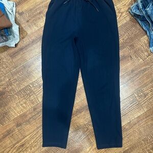 Lululemon Athletica Navy Ankle Cropped Pants